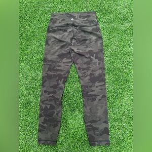 Lululemon leggings size 6